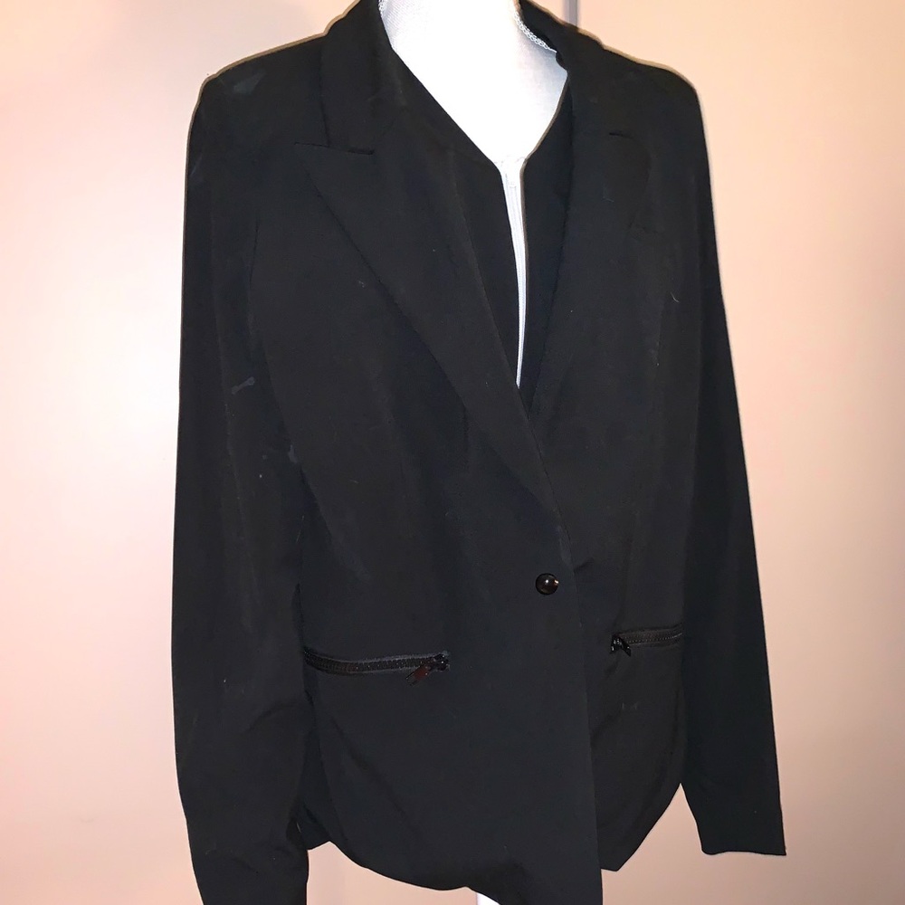 Stella Luce Elegant Black Blazer - Picture 2 of 7